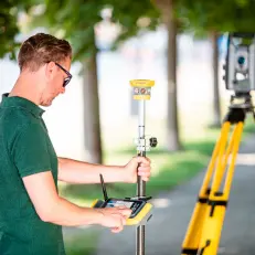  Trimble TCU5