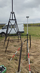 RGK SR1 со смартфоном и вехой - комплект GNSS приемника