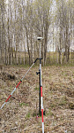 RGK SR1 со смартфоном и вехой - комплект GNSS приемника