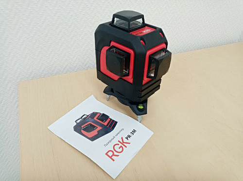 RGK PR-3M + штатив - лазерный нивелир 3d с красным лучом